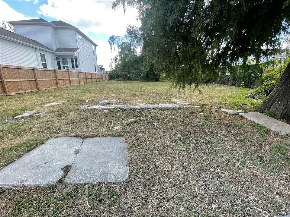2nd image of 2518 N Galvez St