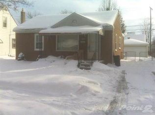 8428 Helen St, Center Line, MI 48015