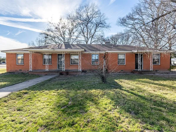 202 N Henry St, Lindale, TX 75771