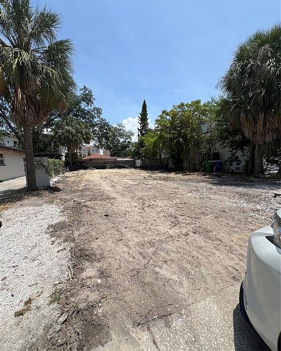 1st image of 513 E Davis Blvd #7
