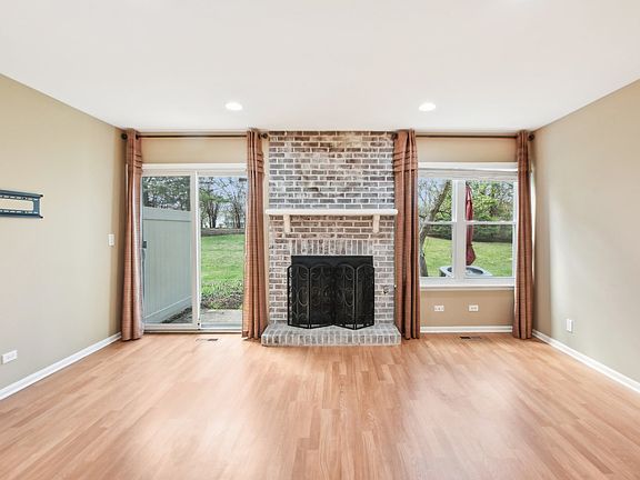 2nd image of 153 W Hamilton Dr #25