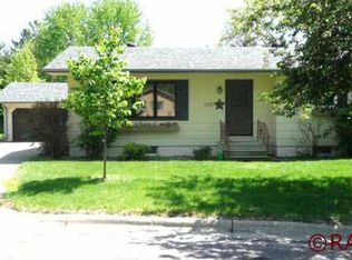 1425 Thomas St, Saint Peter, MN 56082