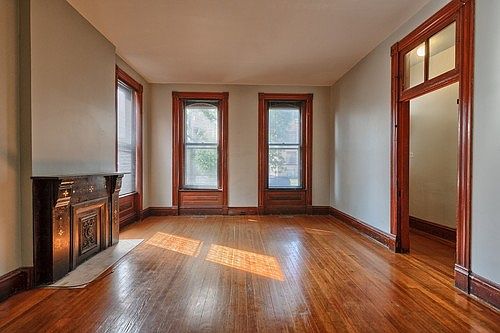 3rd image of 3113 Shenandoah Ave