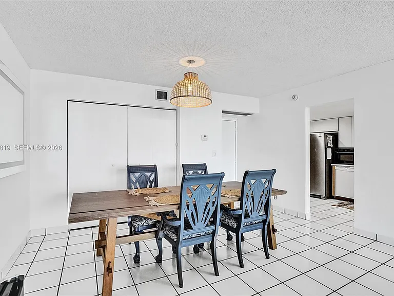 100 Bayview Dr #401 — Photo 8