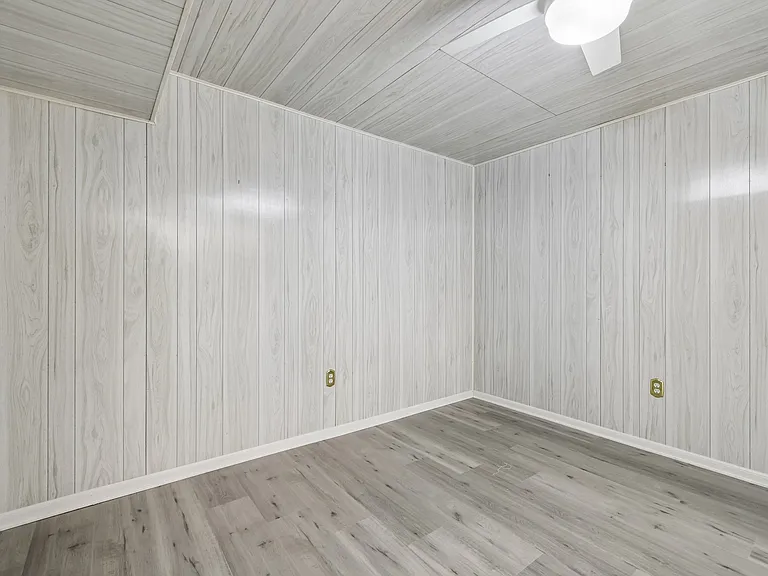 8647 Water Fall Dr — Photo 13