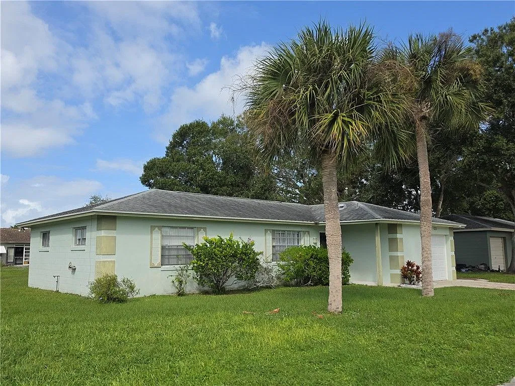 2 bed, 1.0 bath, 1075 sqft, $2,400 — Photo 3