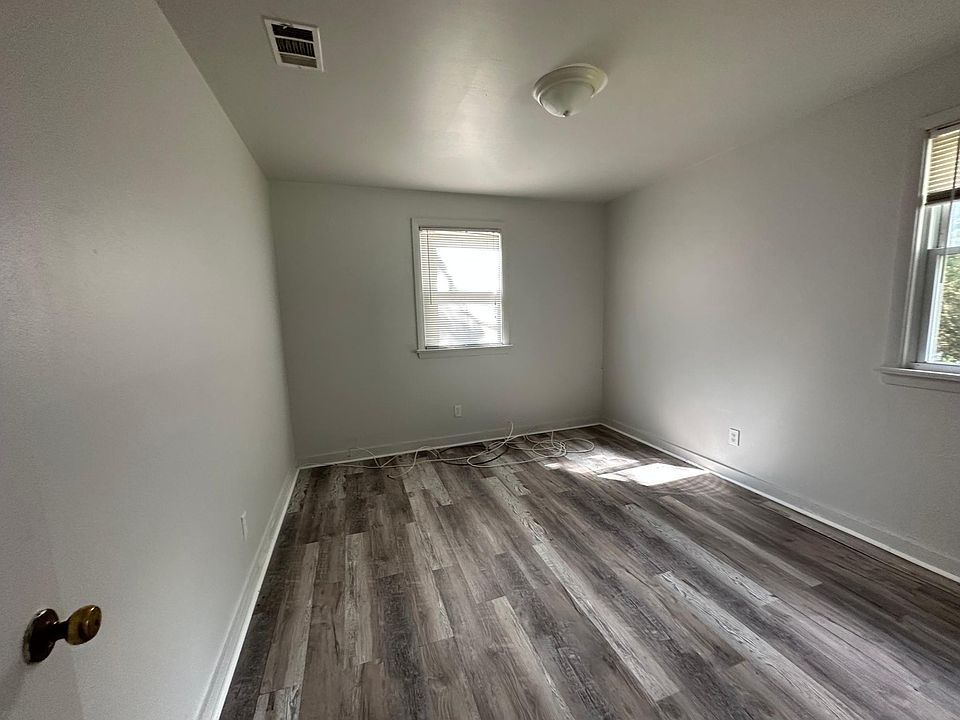 1st image of 8408 Lynn Ave