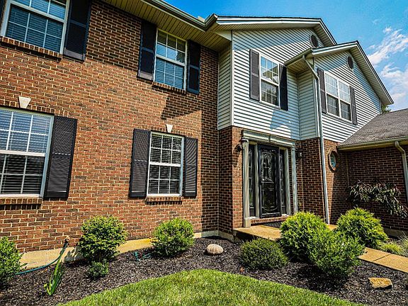 2nd image of 7915 Laurelwood Dr
