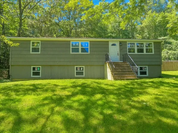 344 Leadmine Rd, Sturbridge, MA 01518