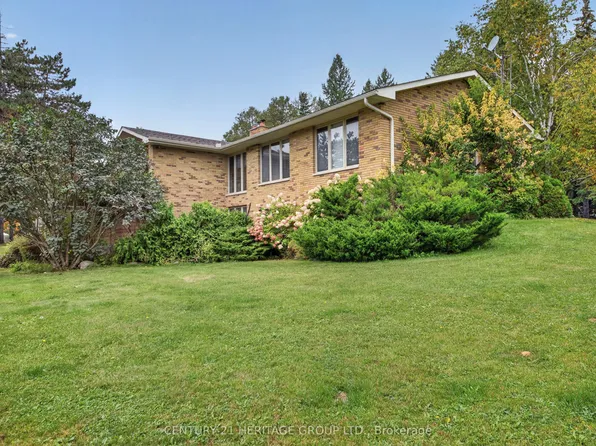 1 Arthur Evans Cres, Bradford West Gwillimbury, ON L3Z 3K9