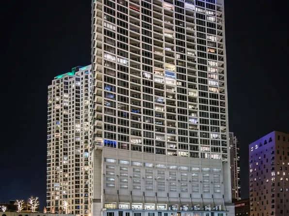 333 N Canal St APT 1802, Chicago, IL 60606