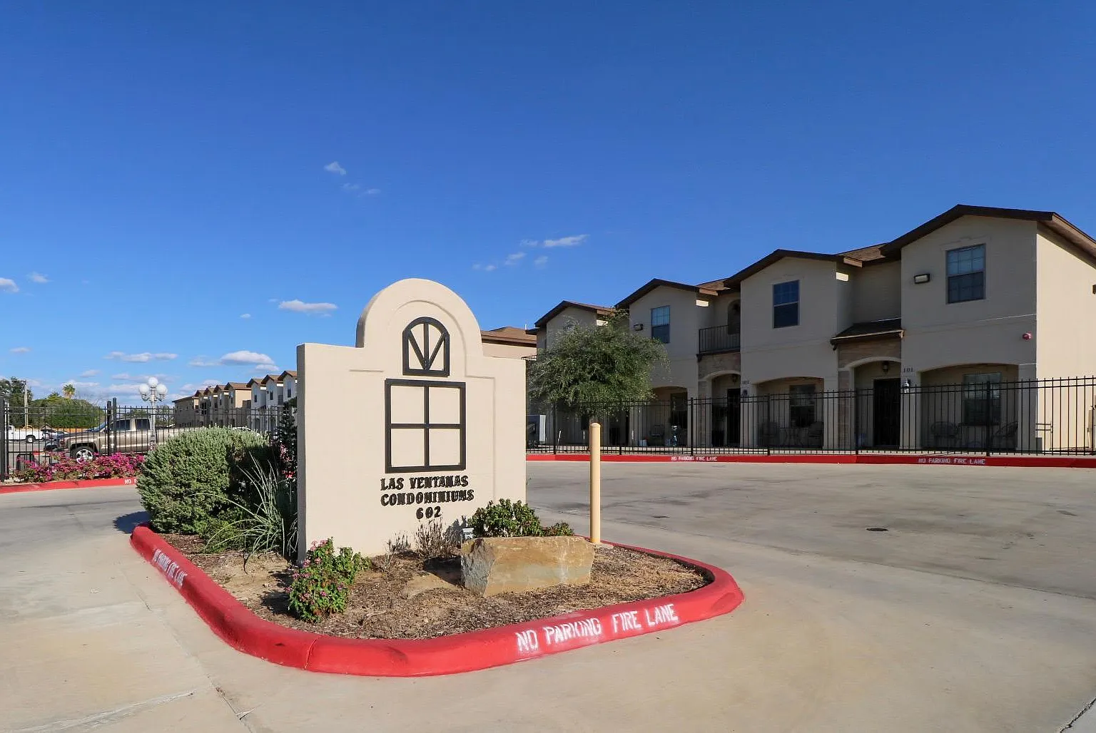 2 bed, 2.5 bath, 1150 sqft, $1,350 — Photo 1