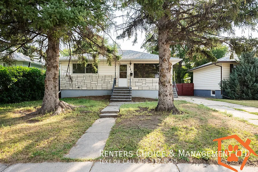 2 Bedroom Pet Friendly House, Driveway Parking — Photo 1