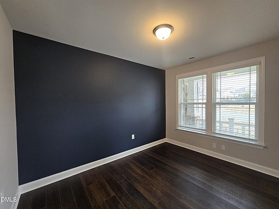 3rd image of 105 Sweetbriar Rose Ct