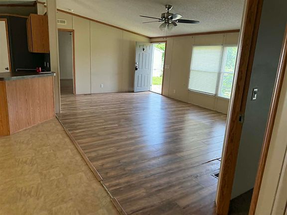 3rd image of 156 Robins Nest Dr