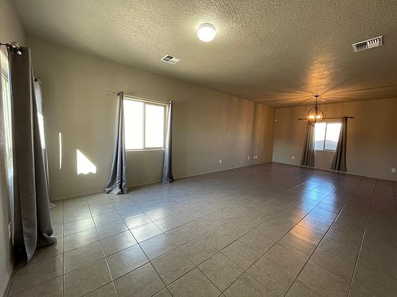 2nd image of 3042 Calle Nueva Vis