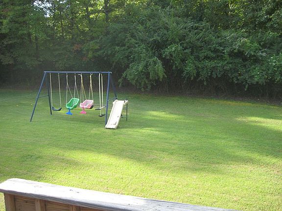 3rd image of 260 Don Rich Dr