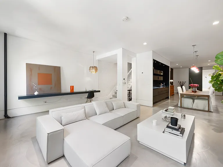 126 E 62nd St #2 — Photo 7