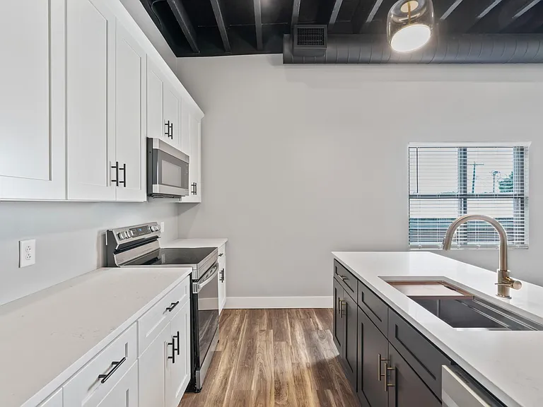 125 E Prince St #203 — Photo 8