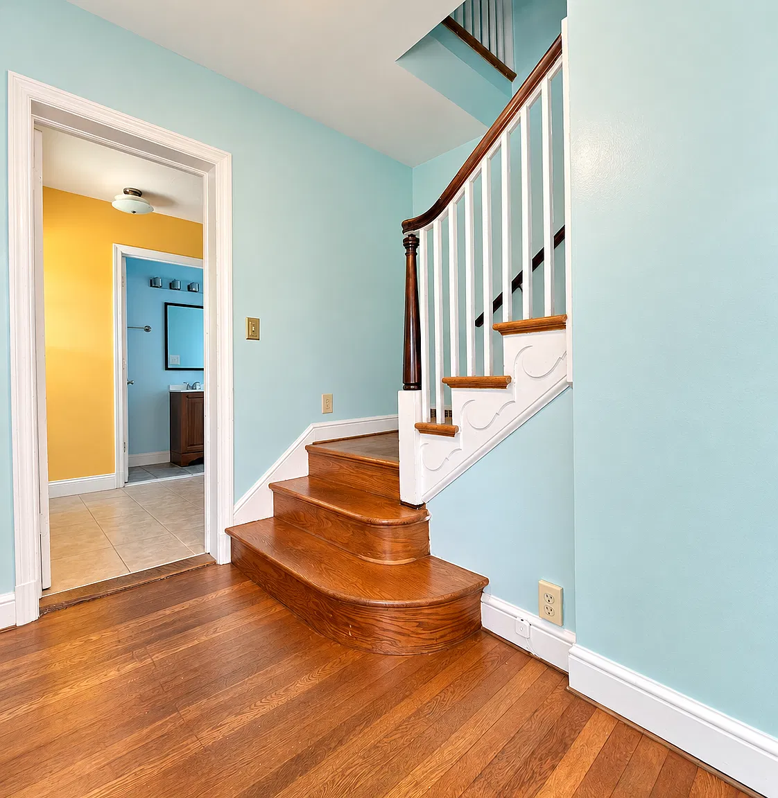 4 bed, 2297 sqft, $5,750 — Photo 4
