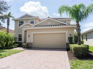 1994 Fairmont Ln, Naples, FL 34120