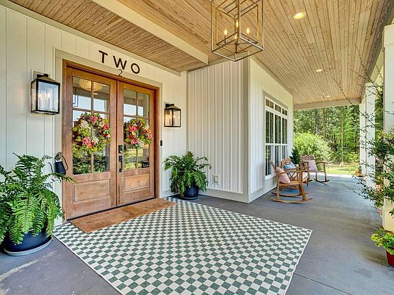 3rd image of 2 Keystone Cir