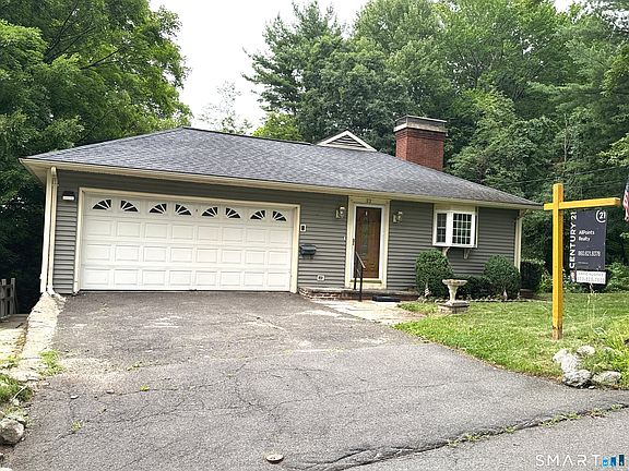 3rd image of 33 Hillcrest Avenue