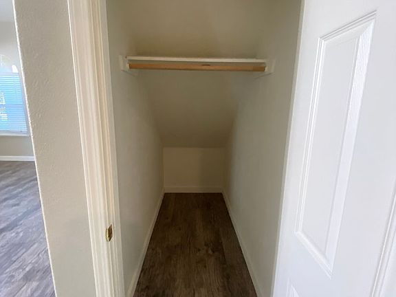 4th image of 1930 Malachite Way
