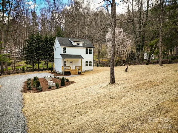 312 Daniel Dr, Hendersonville, NC 28739