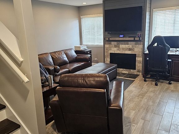 3rd image of 518 E Fawn Ln #518