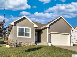 516 S 16th St, Fort Calhoun, NE 68023