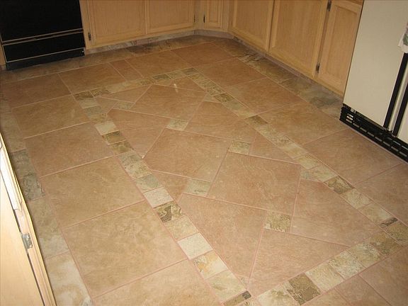 2nd image of 1539 River Oak Way