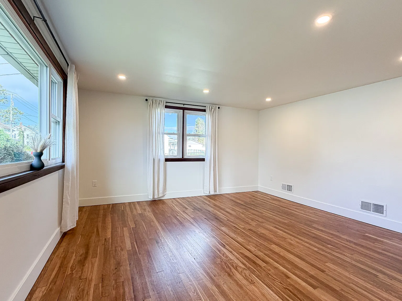 3 bed, 1344 sqft, $1,495 — Photo 4