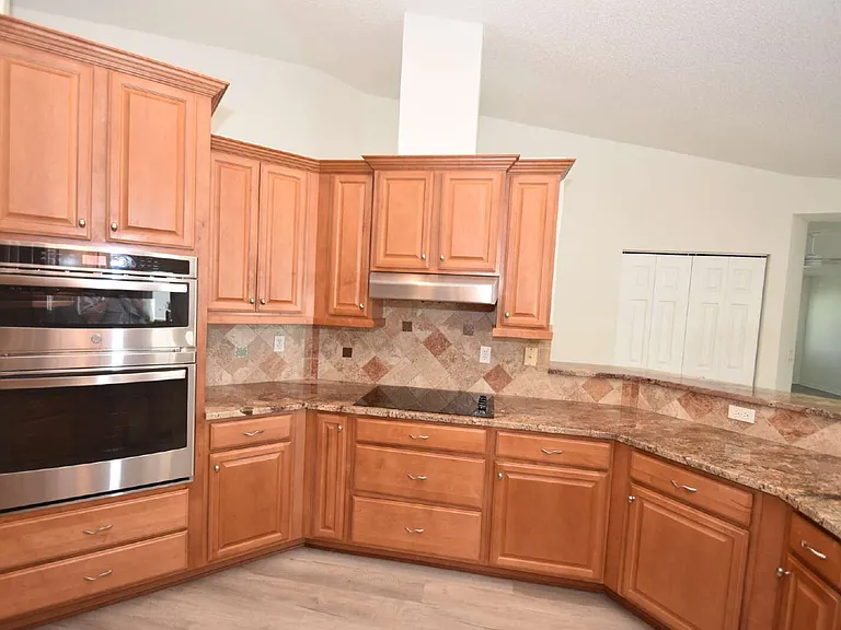 33 Poinsettia Ln — Photo 23