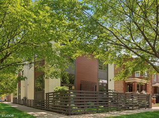 3721 W Roscoe St, Chicago, IL 60618