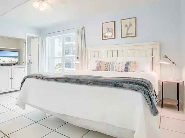 421 E Beach Blvd #450 — Photo 14