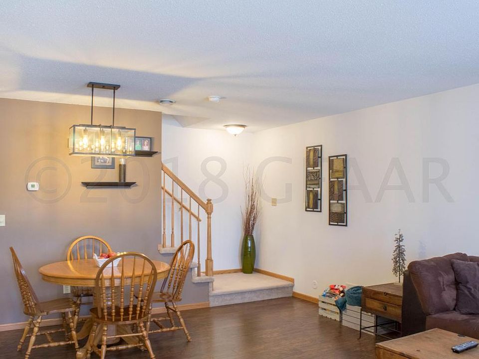 1st image of 3927 Meadow Brook Ct