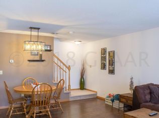 3927 Meadow Brook Ct, Grand Forks, ND 58201
