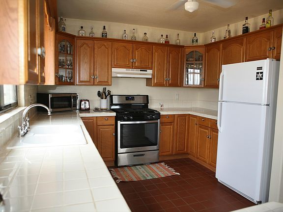 4th image of 1322 North Dr