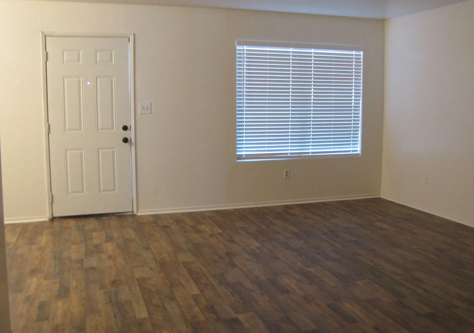 N. Half Moon - 6908 — Photo 2