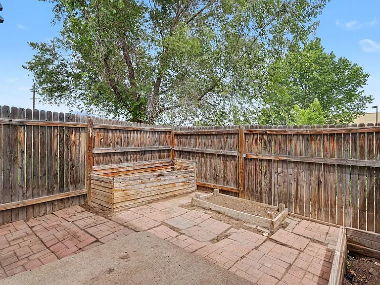 862 London Green Way — Photo 26
