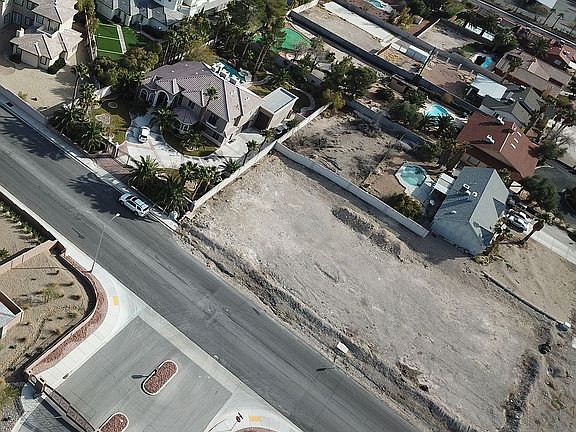 3rd image of 2200 S. Tenaya Way
