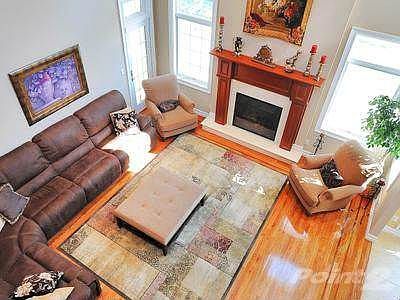 2 Story Great Room w/ Gas Fireplace