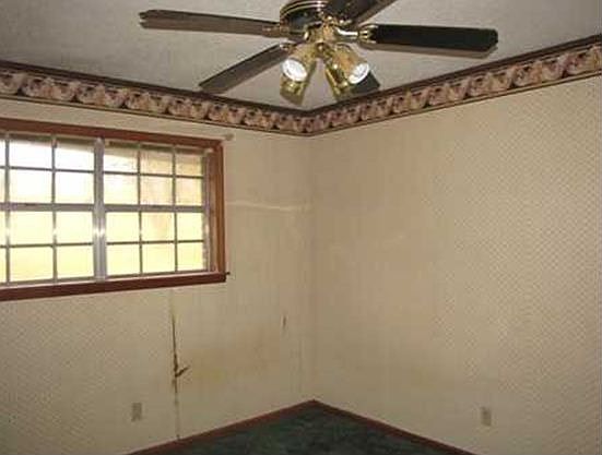 5th image of 394 11th St SE