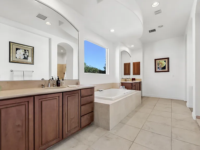 51075 Marbella Ct — Photo 36