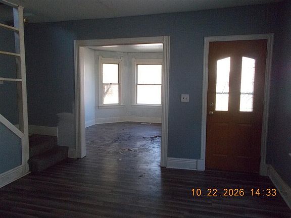 5th image of 711 W Front St