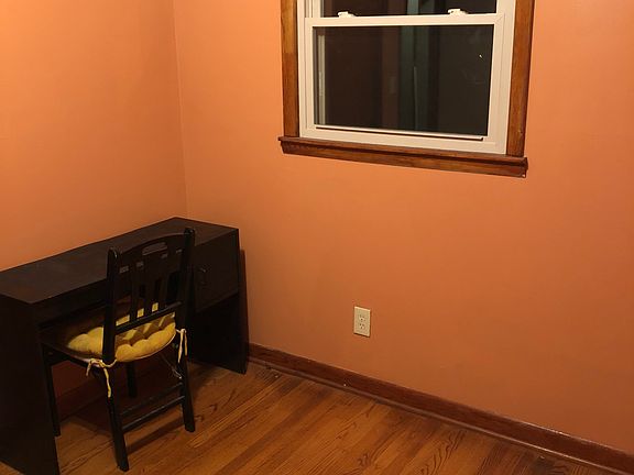3rd image of 132 Jackson Ave
