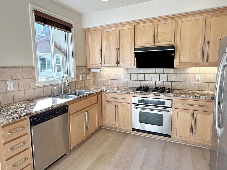 1266 Avenida Benito — Photo 11