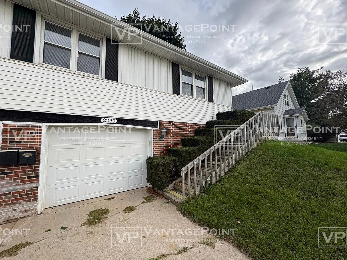 2230 - 2232 Waldo Boulevard - 2230 — Photo 2