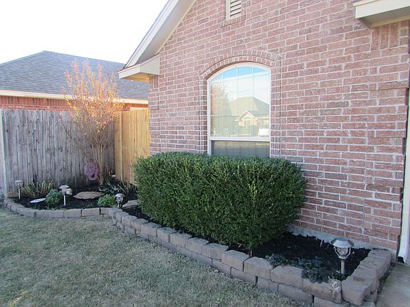 4th image of 604 SW 161st St